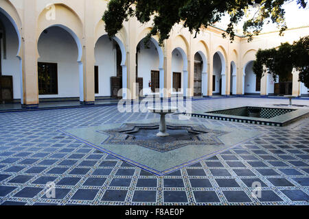 La belle façade de la Musée Dar Batha à Fès. Banque D'Images