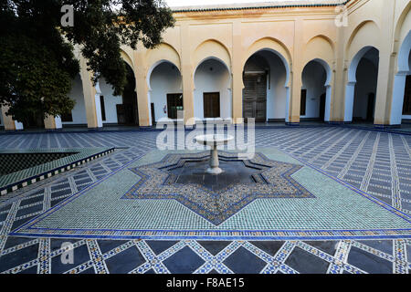 La belle façade de la Musée Dar Batha à Fès. Banque D'Images