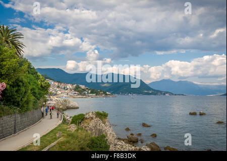 Chemin piétonnier à Herceg Novi Banque D'Images