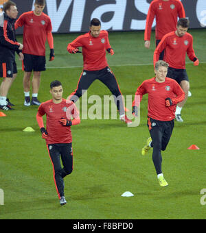 Wolfsburg, Allemagne. 07Th Dec, 2015. Bastian Schweinsteiger Manchester United Front (R) et Andreas Pereira (photo), à l'avant au cours d'une séance de formation à l'Aréna Volkswagen à Wolfsburg, Allemagne, 07 décembre 2015. VfL Wolfsburg fera face à Manchester United dans un match de foot Ligue des Champions de l'UEFA le 08 décembre 2015. Photo : PETER STEFFEN/dpa/Alamy Live News Banque D'Images