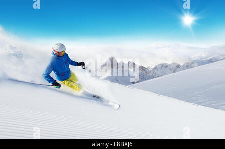 Descente en SKI Homme Banque D'Images