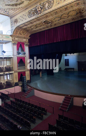 L'intérieur de l'étape Teatro Tomas Terry Théâtre sur la place principale / plaza à Cienfuegos sur l'île de Cuba Banque D'Images