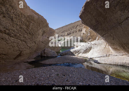 Wadi Ben Khalid, une formation naturelle de roches et des piscines qui font le voyage d'une journée ou de destination de vacances. Banque D'Images