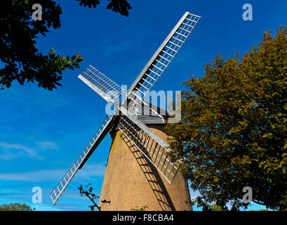 Moulin à Vent de Bembridge ou Knowle moulin sur l'île de Wight Angleterre UK construit autour de 1700 et maintenant un bâtiment classé grade 1 Banque D'Images