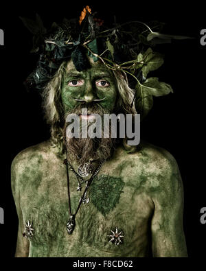 Participant en costume traditionnel au Hastings Jack in the Green Festival. East Sussex. L'Angleterre. UK Banque D'Images
