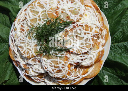 Plat de courges fraîches rôties en sauce et au fenouil Banque D'Images