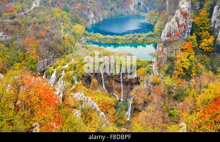 Le parc national des Lacs de Plitvice, paysage d'automne, Plitvice, Croatie, l'UNESCO Banque D'Images