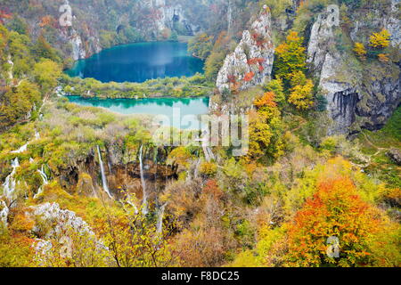 Le parc national des Lacs de Plitvice à l'automne, la Croatie, l'UNESCO