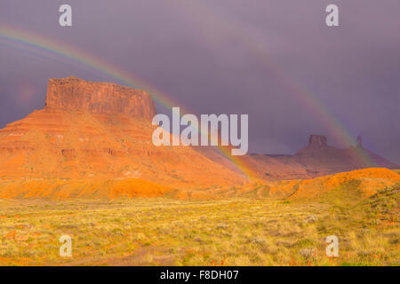 Les arcs-en-ciel dans Richardson Amphithéâtre, Utah près de Colorado River, Moab, Castle Rock Banque D'Images