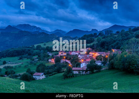 Bobia de Arriba, village près de Benia de Onis. Conseil de l'Onis. Les Asturies. Espagne Banque D'Images