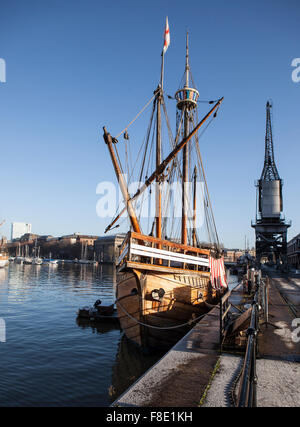 Vieux bateau dans le port de Bristol UK Banque D'Images