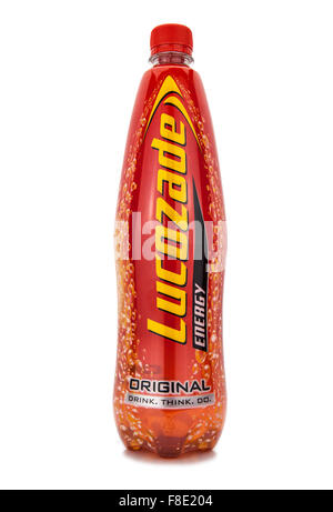 Lucozade Energy Drink tourné en studio sur fond blanc Banque D'Images