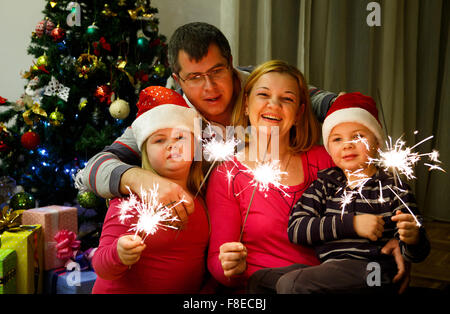 Cierges et Nouvel An avec les enfants Banque D'Images