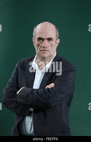 Un portrait de Colm Toibin à Charlotte Square Gardens au cours de l'Edinburgh International Book Festvial. Banque D'Images