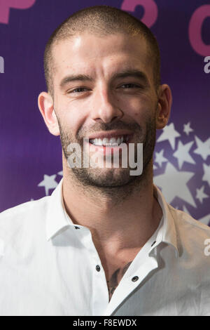 Londres, Royaume-Uni. 9 décembre 2015. Illusionniste canadien Darcy Oake effectuera une audiacious assassin stunt pendant le défilé. Lancement presse de Londres 2016 Défilé du Nouvel An à l'hôtel Corinthia. La devise pour 2016 est de 30 ans magique. Crédit : Images éclatantes/Alamy Live News Banque D'Images