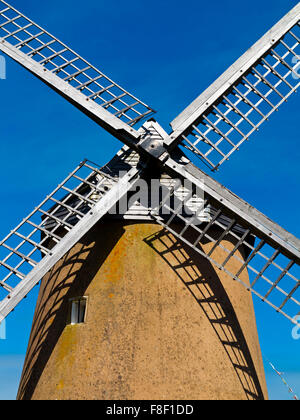 Moulin à Vent de Bembridge ou Knowle moulin sur l'île de Wight Angleterre UK construit autour de 1700 et maintenant un bâtiment classé grade 1 Banque D'Images