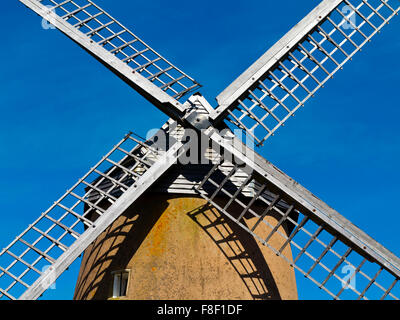 Moulin à Vent de Bembridge ou Knowle moulin sur l'île de Wight Angleterre UK construit autour de 1700 et maintenant un bâtiment classé grade 1 Banque D'Images