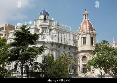 Vue sur la Plaza del Ayuntamiento, Valencia, Espagne. Banque D'Images