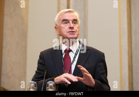 Le poste,John McDonnell, parle à une réunion à Brighton Banque D'Images