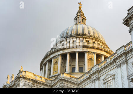 Cathédrale St Paul de Paternoster Square, City of London, Angleterre, Royaume-Uni, Europe Banque D'Images