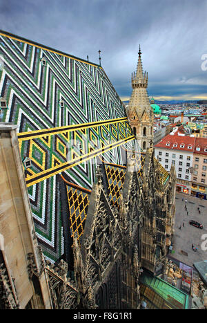 Vue depuis la tour nord de Stephansdom (cathédrale St Stephan), Vienne, Autriche. Banque D'Images