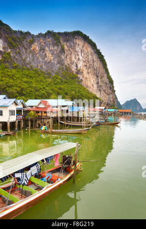 Thaïlande - Île de Panyee, Phang Nga Bay, village de pêcheurs musulmans Banque D'Images