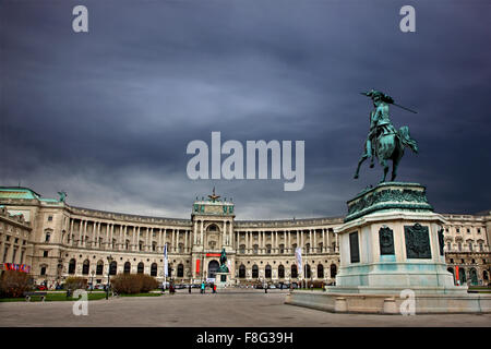 Heldenplatz (Place des Héros"), en dehors de la Hofburg, Vienne, Autriche. Banque D'Images