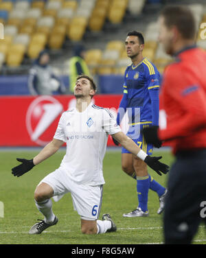 Kiev, Ukraine. 9Th Mar, 2015. ALEKSANDAR CASA FIORITA (L) de la célèbre victoire de FC Dynamo lors de la Ligue des Champions, Groupe G, match de football entre le FC Dynamo Kyiv et Maccabi Tel-Aviv, à l'Olimpiyskyi stadium à Kiev, Ukraine, 09 décembre 2015. Crédit : Serg Glovny/ZUMA/Alamy Fil Live News Banque D'Images