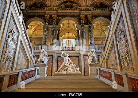 L'escalier principal dans le musée d'histoire de l'Art (Kunsthistorisches Museum), Vienne, Autriche. Banque D'Images