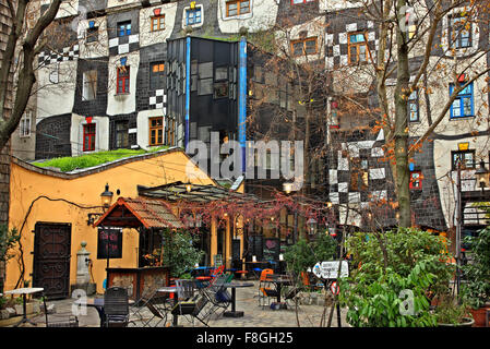 Le Kunst Haus Wien ('Art House' - architecte : Friedenreich Hundertwasser), Vienne, Autriche. Banque D'Images