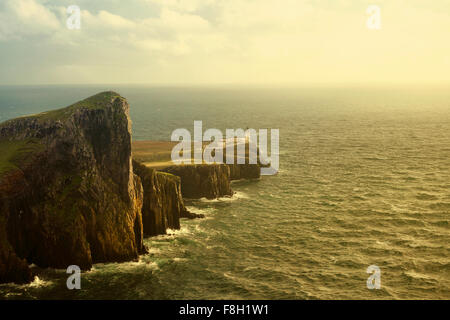 Vue aérienne de Neist Point Cliffs, île de Skye, Écosse Banque D'Images