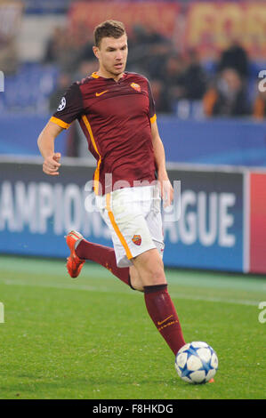 Stadio Olimpico, Rome, Italie. 09Th Dec, 2015. La Ligue des Champions. Roma vs Bate Borisov. Edin Dzeko en action : Action Crédit Plus Sport/Alamy Live News Banque D'Images