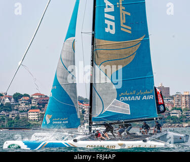 Farm Cove, Sydney, Australie. Dec 10, 2015. Extreme Sailing Act 8. Journée des médias. Oman air (OMA) pratique courses dans Farm Cove, Sydney, Australie. Oman air (OMA) naviguera dans l'Acte final de l'Extreme Sailing Series 2015 à Sydney à partir de la 11-13e décembre 2015. Credit : Action Plus Sport/Alamy Live News Banque D'Images