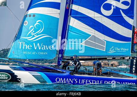 Farm Cove, Sydney, Australie. Dec 10, 2015. Extreme Sailing Act 8. Journée des médias. Le Wave, Muscat (OMA) pratique courses dans Farm Cove, Sydney, Australie. Le Wave, Muscat (OMA) naviguera dans l'Acte final de l'Extreme Sailing Series 2015 à Sydney à partir de la 11-13e décembre 2015. Credit : Action Plus Sport/Alamy Live News Banque D'Images