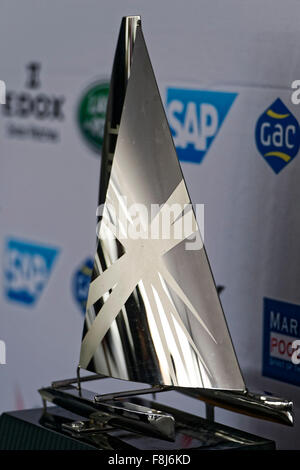 Farm Cove, Sydney, Australie. Dec 10, 2015. Extreme Sailing Act 8. Journée des médias. L'Extreme Sailing Series 2015 Trophyon s'affichent lors de la conférence de presse à Sydney, Australie. Credit : Action Plus Sport/Alamy Live News Banque D'Images