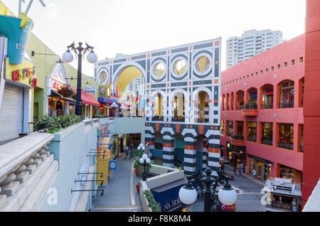 Le Westfield Horton Plaza Shopping mall de plein air dans le quartier Gaslamp de San Diego, Californie du Sud, Etats-Unis d'Amer Banque D'Images