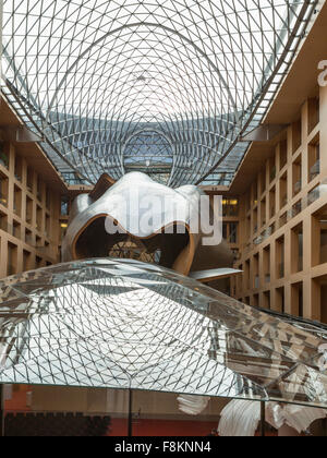 Intérieur de la DZ Bank Building , conçu par Frank Gehry Banque D'Images