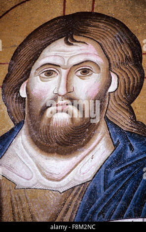 Portrait du Christ Pantocrator une mosaïque byzantine dans l'Eglise et monastère byzantin de Hosios Loukas ou Hossios Loukas. Distomo Béotie Grèce Banque D'Images