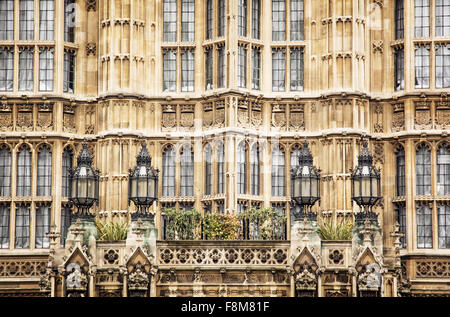 Photo Gros plan du palais de Westminster, Londres, Grande-Bretagne. Scène de l'architecture. Patrimoine culturel. Banque D'Images