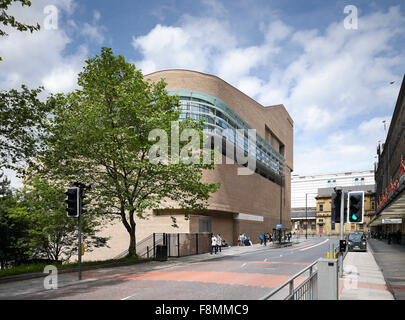 Chetham's School of Music. Vue extérieure montrant l'extrémité arrondie mur de Chetham's School of Music à Manchester Banque D'Images