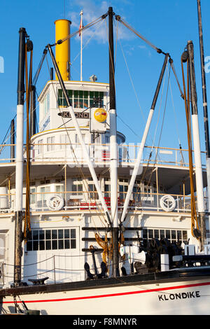 Le lieu historique national S.S. Klondike à aubes sur les rives du fleuve Yukon, Whitehorse, Territoire du Yukon, Canada Banque D'Images