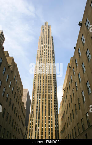 Un portrait du 30 Rockefeller Center gratte-ciel, l'élément central de Rockefeller Center de Manhattan Banque D'Images