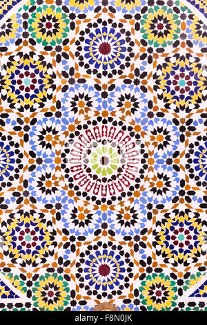 Zillij carreaux de mosaïque en céramique marocaine décoration, Marrakech, Maroc Banque D'Images
