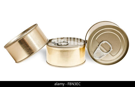 Pile de boîtes d'aliments conservés sur fond blanc Banque D'Images