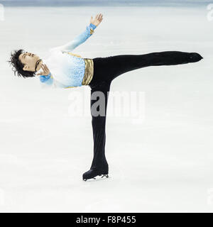 Barcelone, Espagne. Dec 10, 2015. Champion olympique du Japon 2014 YUZURU HANYU effectue ses Hommes senior - programme court au cours de la 21e finale du Grand Prix of Figure Skating Final à Barcelone - Le ISU Grand Prix of Figure Skating Final, qui aura lieu conjointement avec la finale du Junior Grand Prix, est la consécration du Grand Prix circuit série et la deuxième plus importante manifestation de l'Union internationale de patinage (ISU) après les Championnats du monde. Credit : Matthias Rickenbach/ZUMA/Alamy Fil Live News Banque D'Images