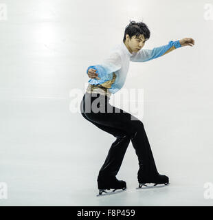 Barcelone, Espagne. Dec 10, 2015. Champion olympique du Japon 2014 YUZURU HANYU effectue ses Hommes senior - programme court au cours de la 21e finale du Grand Prix of Figure Skating Final à Barcelone - Le ISU Grand Prix of Figure Skating Final, qui aura lieu conjointement avec la finale du Junior Grand Prix, est la consécration du Grand Prix circuit série et la deuxième plus importante manifestation de l'Union internationale de patinage (ISU) après les Championnats du monde. Credit : Matthias Rickenbach/ZUMA/Alamy Fil Live News Banque D'Images