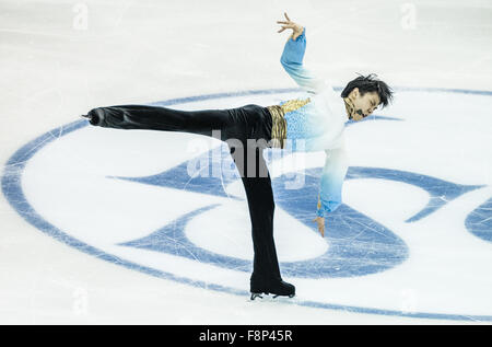 Barcelone, Espagne. Dec 10, 2015. Champion olympique du Japon 2014 YUZURU HANYU effectue ses Hommes senior - programme court au cours de la 21e finale du Grand Prix of Figure Skating Final à Barcelone - Le ISU Grand Prix of Figure Skating Final, qui aura lieu conjointement avec la finale du Junior Grand Prix, est la consécration du Grand Prix circuit série et la deuxième plus importante manifestation de l'Union internationale de patinage (ISU) après les Championnats du monde. Credit : Matthias Rickenbach/ZUMA/Alamy Fil Live News Banque D'Images