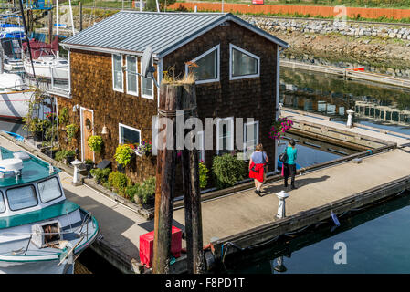 Maison flottante, Gibsons Landing, Sunshine Coast, British Columbia, Canada Banque D'Images