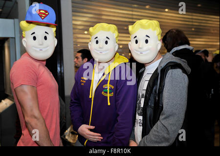 'Fallout 4' jeu vidéo lancement au magasin de jeux dans le centre commercial Bullring Où : Birmingham, Royaume-Uni Quand : 09 Nov 2015 Banque D'Images