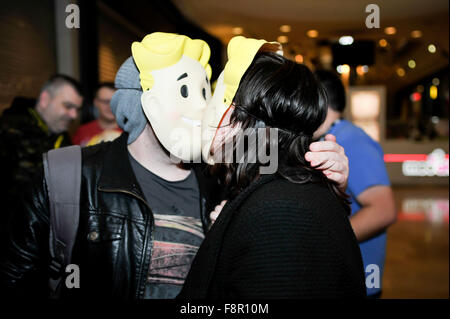 'Fallout 4' jeu vidéo lancement au magasin de jeux dans le centre commercial Bullring Où : Birmingham, Royaume-Uni Quand : 09 Nov 2015 Banque D'Images